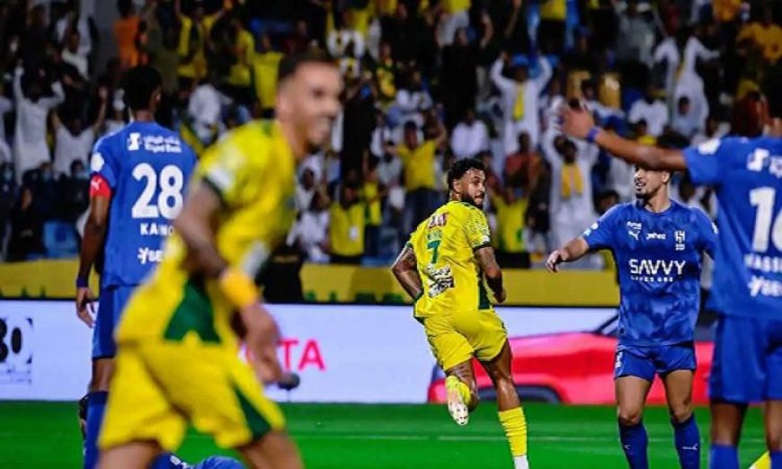 الزعيم يواصل انتصاراته بفوز مثير على الخليج ويخطو خطوة نحو القمة