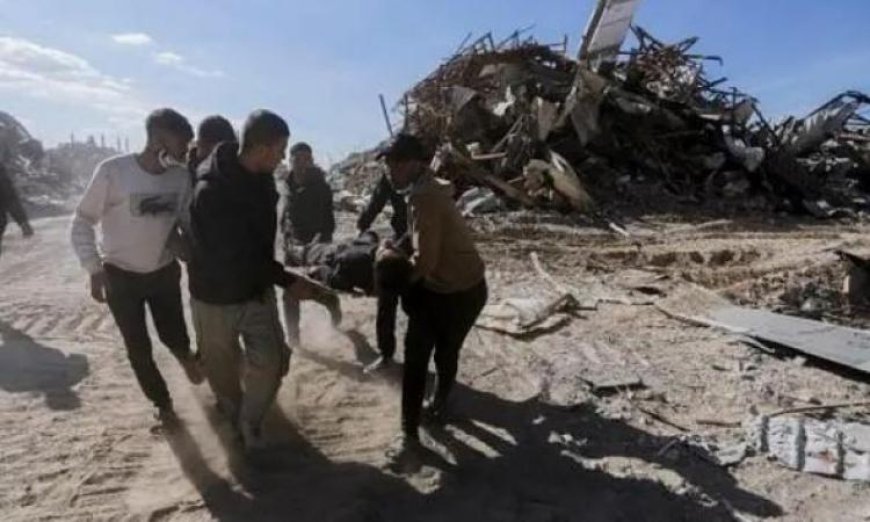 استشهاد فلسطينيين في غارة إسرائيلية على وسط وشمال غزة