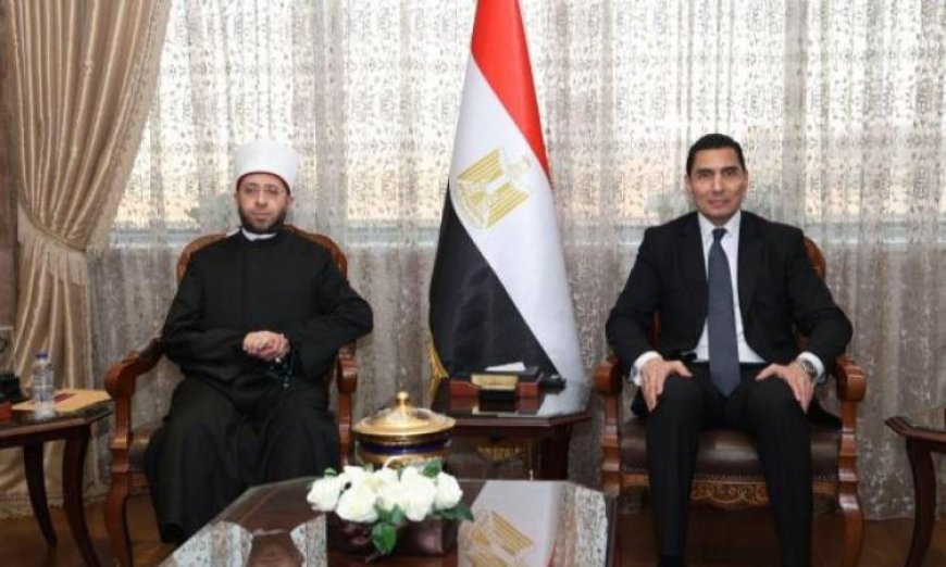 وزير الشباب والرياضة يعقد اجتماعاً مع وزير الأوقاف للبحث في فرص التعاون المشترك