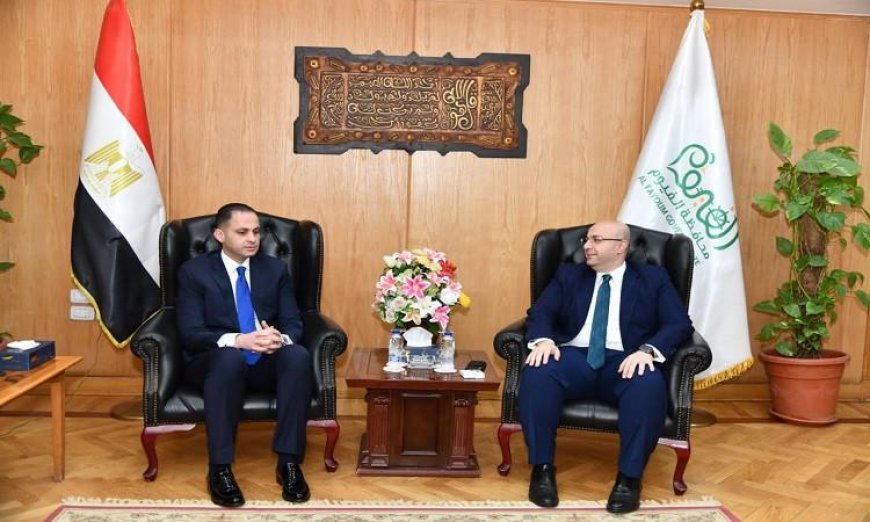 محافظ الفيوم يعقد اجتماعاً مع نائب وزير الصحة لبحث الحوكمة والرقابة والتطوير المؤسسي