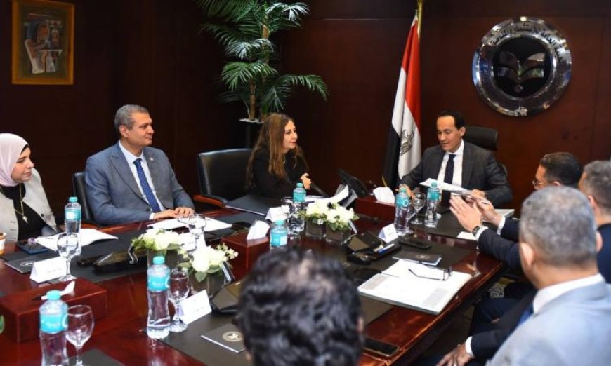 رئيس هيئة الاستثمار يستعرض خطة لتعزيز تطوير الموارد البشرية وتحسين كفاءة العاملين