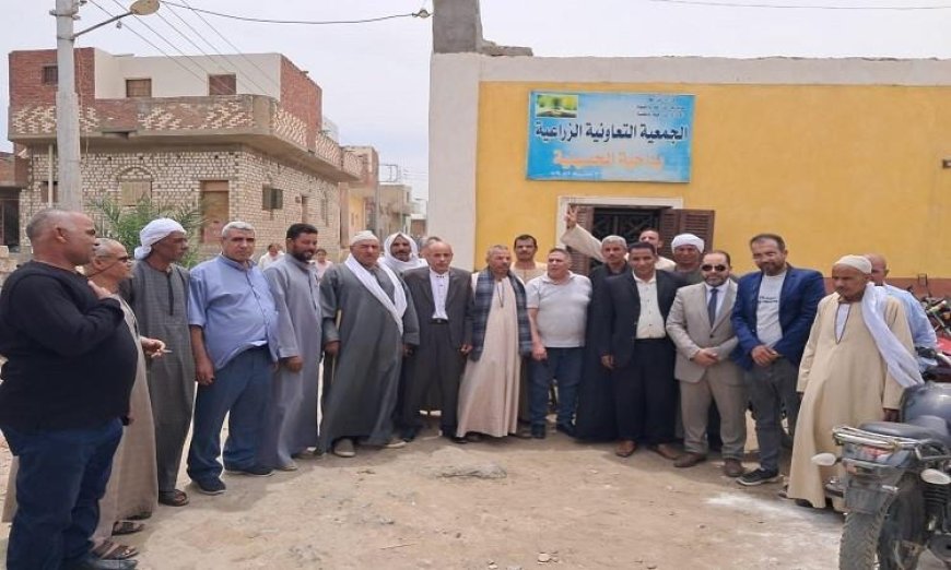 وكيل وزارة الزراعة بالفيوم يشرف على توزيع الأسمدة في مركز إطسا