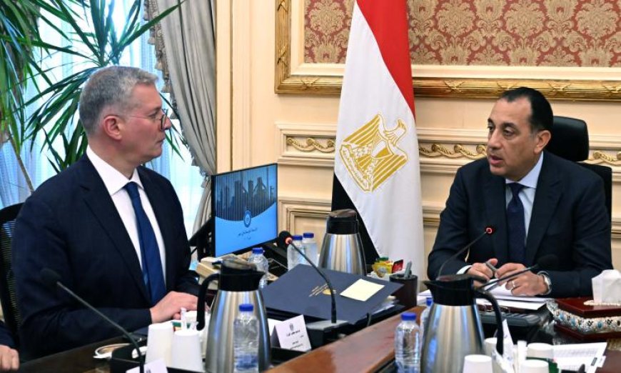 رئيس الوزراء يراقب تقدم مشاريع صناعة خام الفوسفات推动工业发展