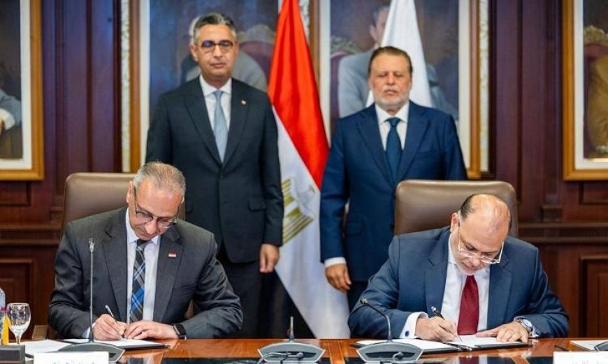 محافظ البنك المركزي ووزير التموين يوقعان اتفاقية ربط السجل التجاري بالبنوك لتعزيز الشفافية الاقتصادية
