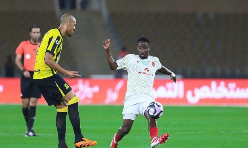 الاتحاد ينتزع فوزاً مثيراً أمام ضمك في الدقائق الأخيرة