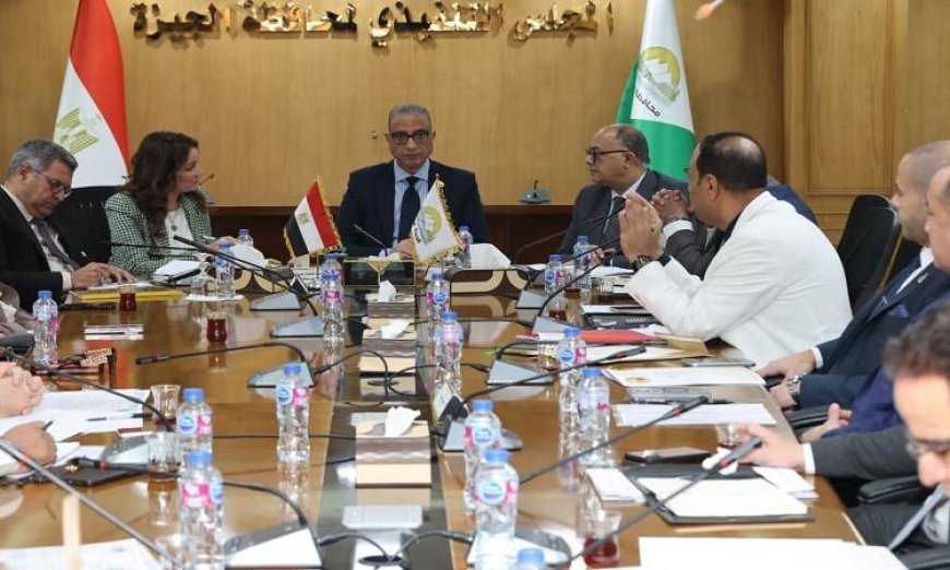 محافظ الجيزة يناقش مع النواب والشيوخ استراتيجيات تحسين الخدمات في المحافظة
