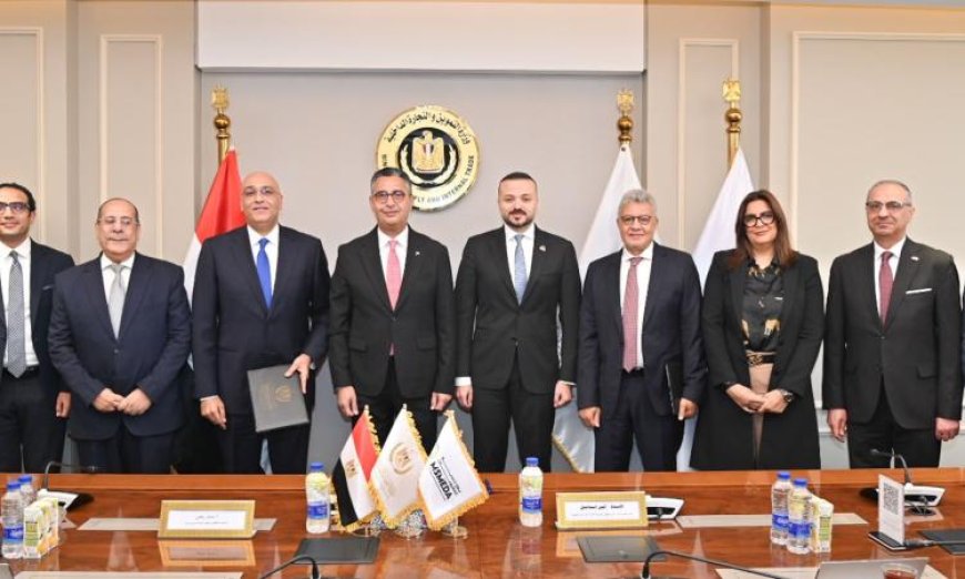 وزير التموين يوقع اتفاقية مع تنمية المشروعات لتحويل منافذ التموين إلى CARRY ON