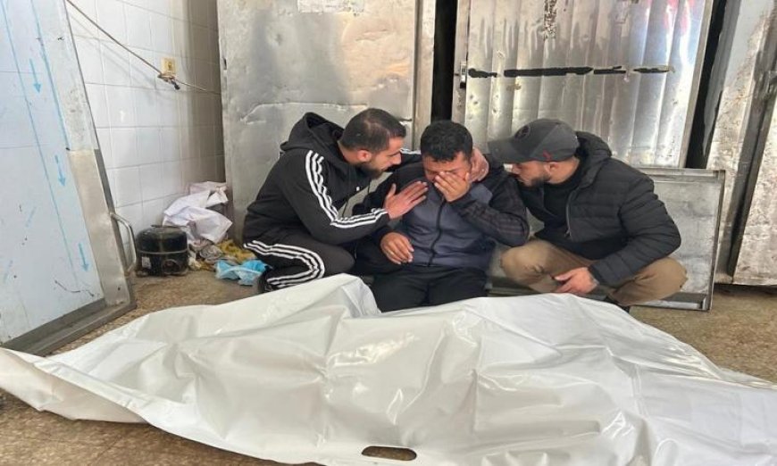أربع شھداء يصلون مستشفيات قطاع غزة منذ صباح اليوم