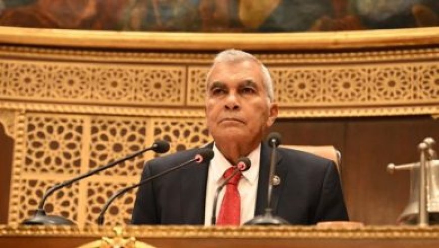 قائد القوات البحرية يناقش قضايا استراتيجية مع نظيره الكيني لتعزيز التعاون المشترك