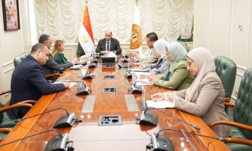 صور وزير العمل مع د. إيمان كريم تؤكد التزام الدولة بحماية حقوق ذوي الإعاقة استجابة لتوجيهات الرئيس