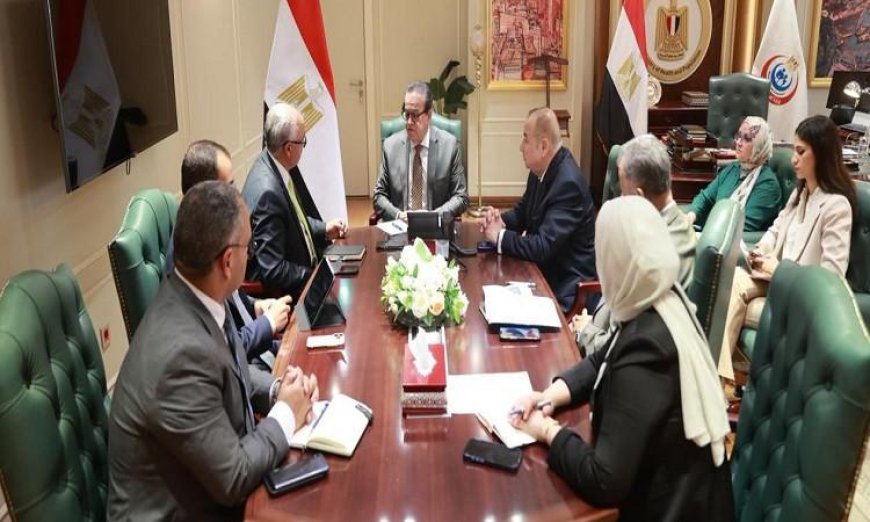 وزير الصحة ورئيس غرفة صناعة الدواء يستعرضان سبل تعزيز توطين صناعة الدواء في البلاد