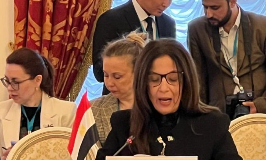 وزيرة الثقافة المصرية تتبادل الأفكار مع نظيرتها الروسية في كازان لتعزيز التعاون الثقافي المشترك