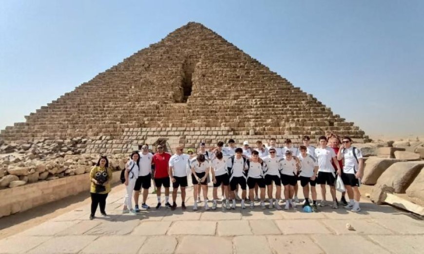 منتخب المجر للشباب لكرة اليد يقوم بجولة مميزة في الأهرامات المصرية