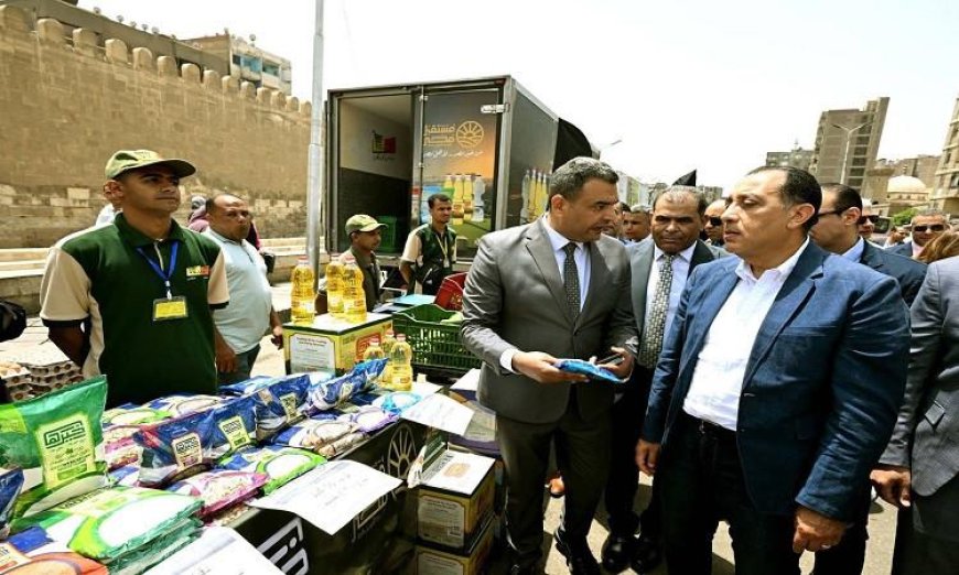 رئيس الوزراء يزور معرض أهلا بالعيد في الجمالية بالقاهرة لتعزيز الاحتفالات المحلية