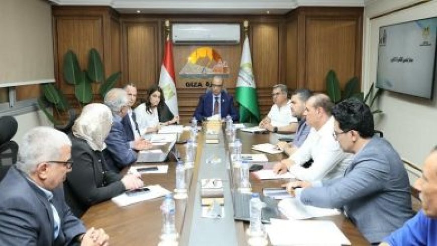 سكرتير عام الفيوم يواصل متابعة عملية نقل موقف سيارات العدوة وسيلا إلى الموقع الجديد