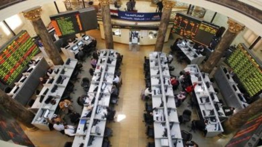وزير الطيران يقوم بجولة ميدانية في معرض الأياتا العالمي بالقاهرة ويوثق لحظات مميزة بالصور