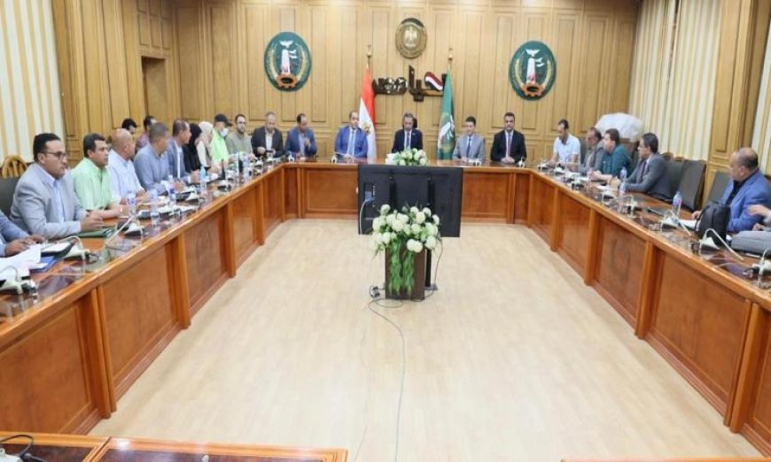 محافظ المنوفية يجتمع لمناقشة استراتيجيات مواجهة انتشار الكلاب الضالة