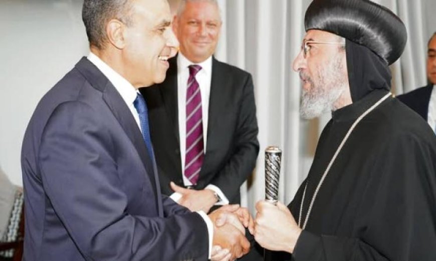 وزير الخارجية يعقد اجتماعا مع أسقف الكنيسة القبطية في لندن لتعزيز العلاقات الدينية
