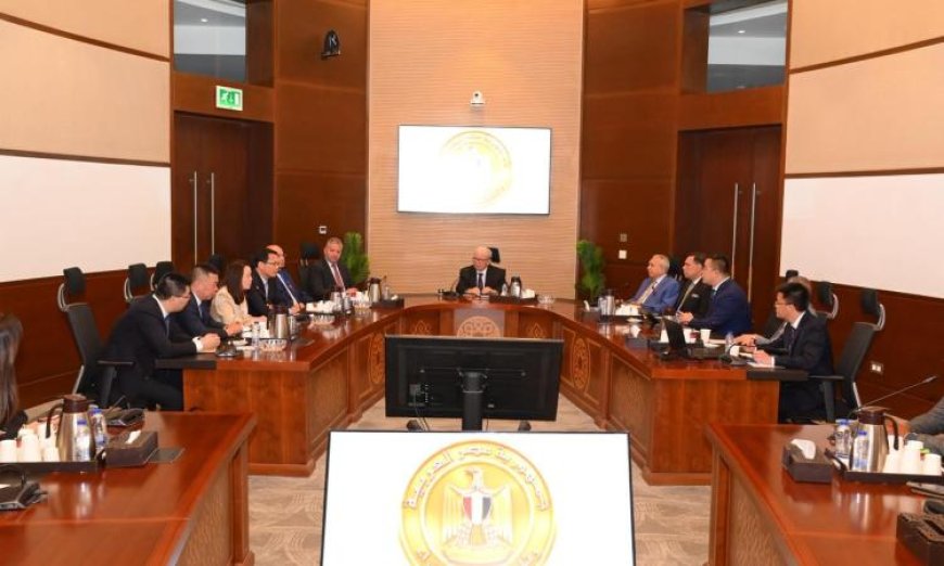 عيسي يلتقي وفدًا صينيًا لتعزيز استثمارات الموانئ والخدمات اللوجستية في المنطقة