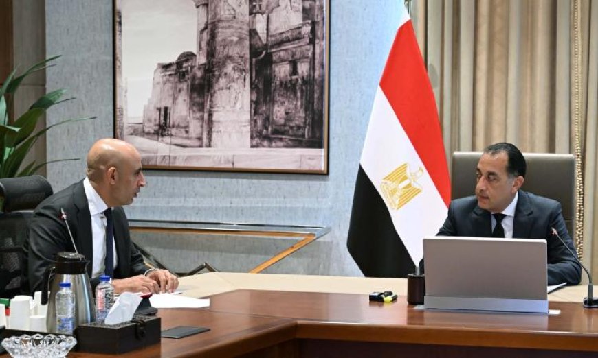 رئيس الوزراء يجري اجتماعاً مهماً مع وزير التربية والتعليم لتعزيز العملية التعليمية