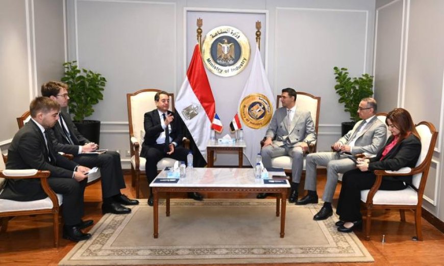 وزير الصناعة يؤكد تعزيز العلاقات المصرية الفرنسية بزيادة الزخم في القطاعات الصناعية