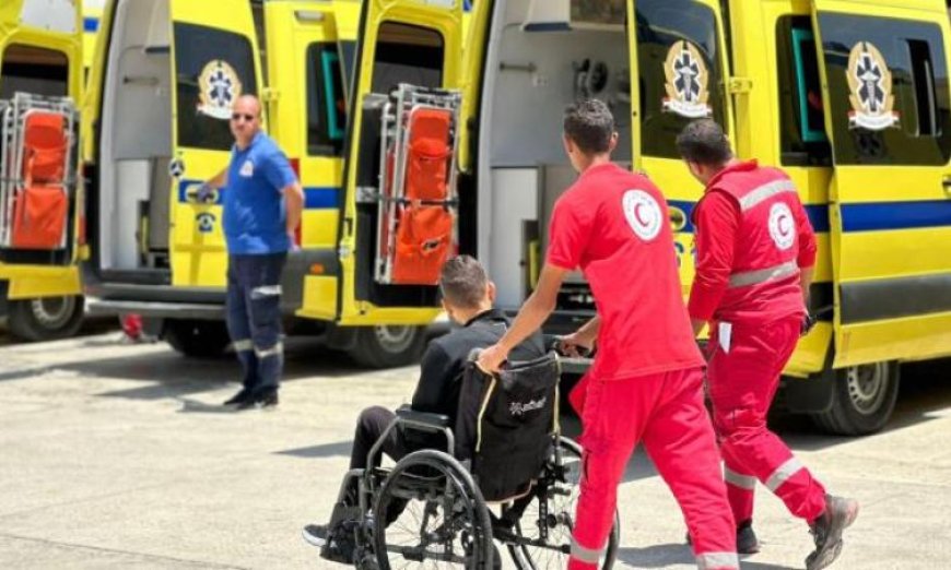 الهلال الأحمر المصري يرحب بالدفعة 43 من المصابين الفلسطينيين في إطار تقديم الدعم الإنساني