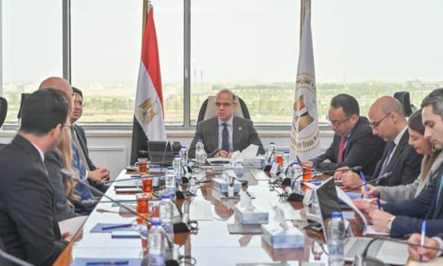 وزير الاستثمار يلتقي رجل الأعمال الأمريكي لورانس ميسيك لاستكشاف فرص مشاريع جديدة