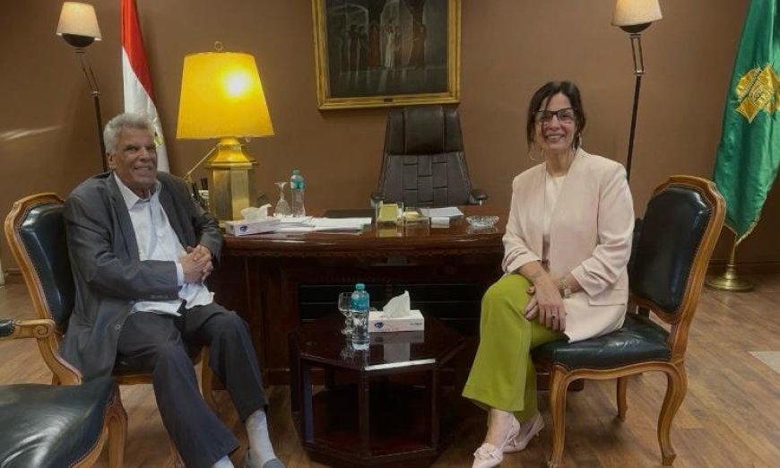 وزيرة الثقافة تستعرض مع الروائي إبراهيم عبد المجيد آفاق تطوير الحركة الثقافية في البلاد