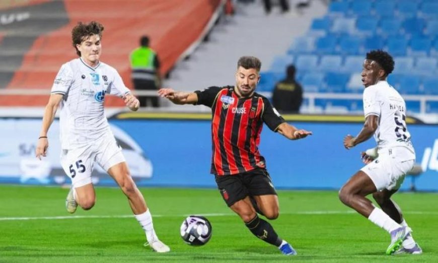 الرياض يتغلب على الأخدود ويختتم الموسم بفوز مهم