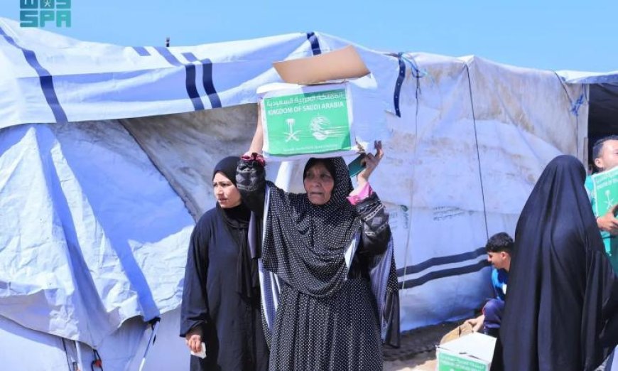 سلمان للإغاثة توزع 206 سلال غذائية في خان يونس بقطاع غزة لتعزيز المساعدات الإنسانية