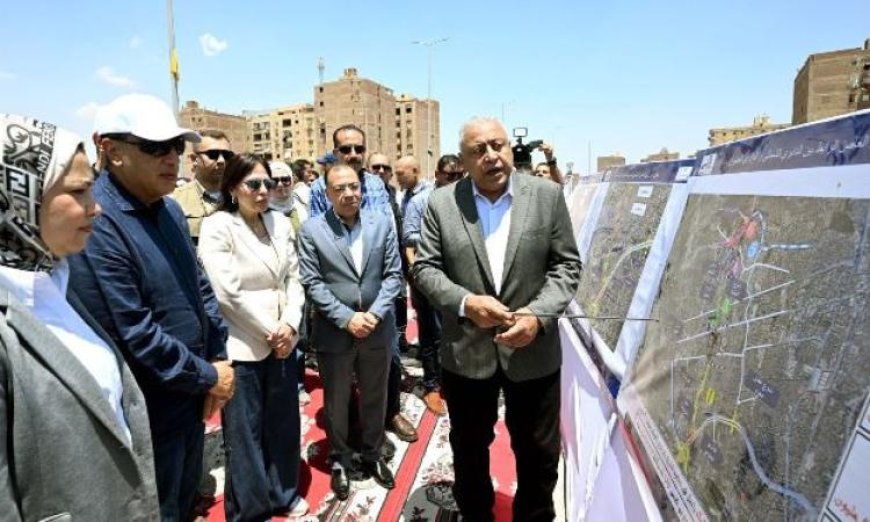 زيارة رئيس الوزراء لمحور عمرو بن العاص وتشيد بجهود العاملين في المشروع