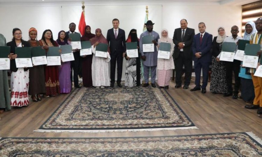 وزير الزراعة يكرم 18 مبعوثا من 11 دولة أفريقية وآسيوية بشهادات التخرج