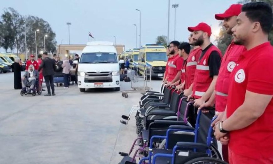 استقبال 79 جريحاً ومريضاً فلسطينياً من غزة في ميناء رفح البري