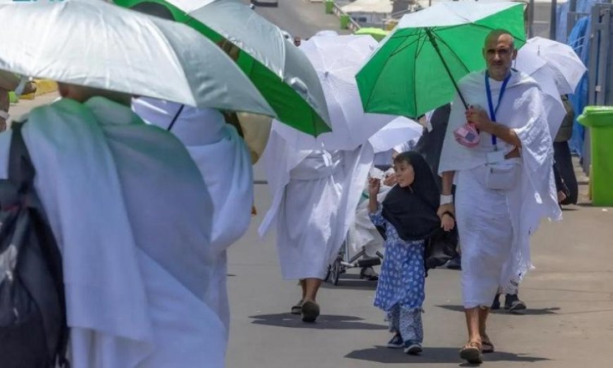 الصحة السعودية تؤكد ضرورة استخدام المظلة لحماية نفسك من الإجهاد الحراري وضربات الشمس