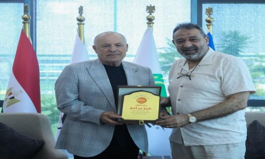 أبوريدة يستعرض فرص التعاون المثمرة مع جمعية اللاعبين المحترفين