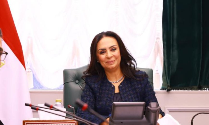 وزيرة التضامن تراقب أداء حجاج الجمعيات الأهلية في مناسك الحج على صعيد عرفات