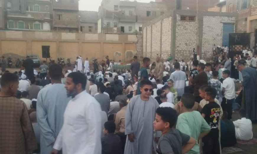 أعداد المواطنين تتزايد لأداء صلاة عيد الأضحى في ساحات المنيا