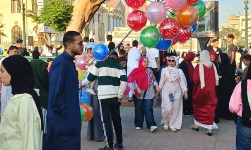توافد المواطنين بكثرة إلى الحدائق والمتنزهات للاحتفال بأول أيام عيد الأضحى