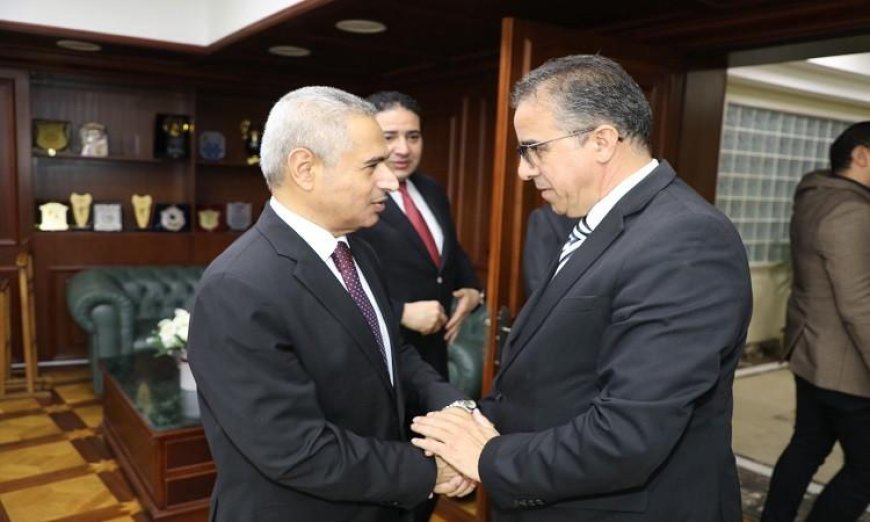 محافظ بني سويف يحتفل بعيد الأضحى المبارك ويتلقى التهاني من المواطنين