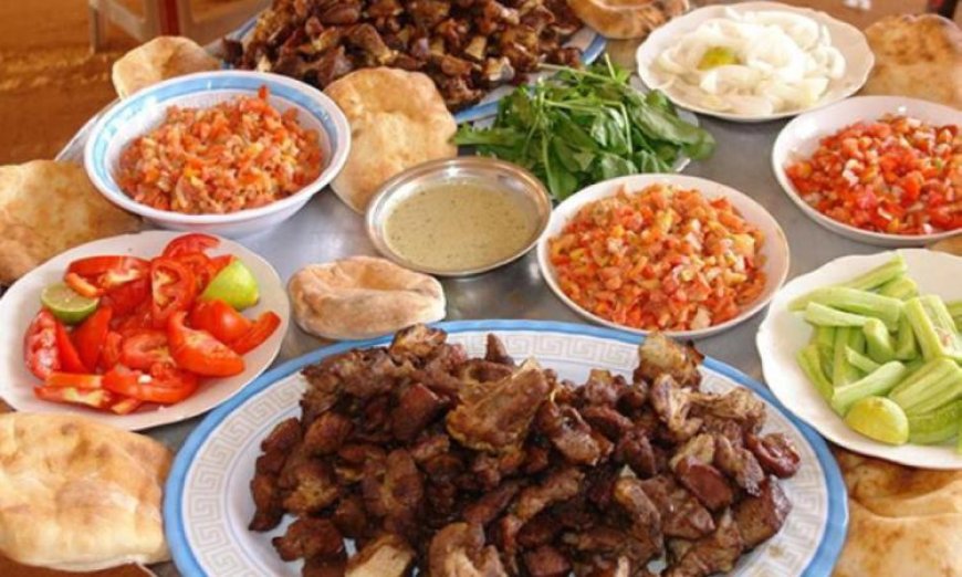 خبير من القومي للبحوث ينبه إلى مخاطر الإفراط في تناول الطعام خلال عيد الأضحى