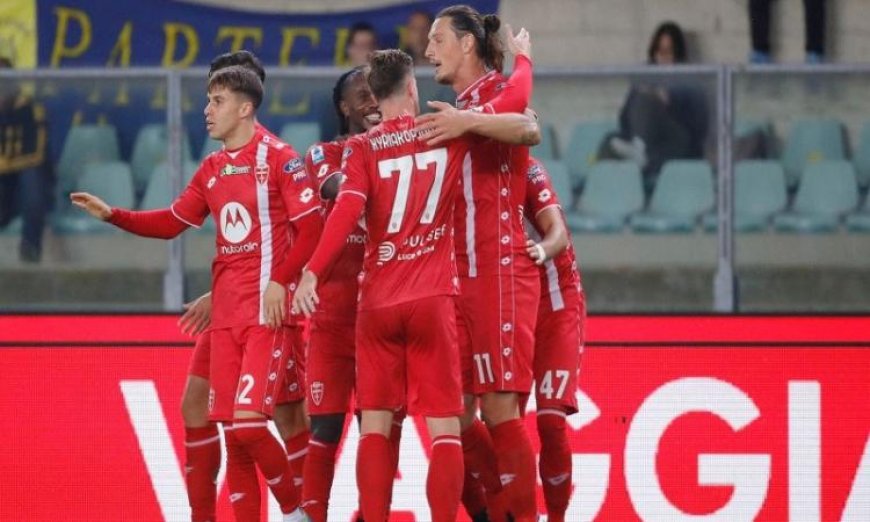 عودة فريق مونزا القوي إلى دوري الدرجة الأولى الإيطالي بعد غياب طويل