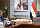 رئيس الوزراء يناقش مع وزير الاتصالات استراتيجيات جذب شركات التعهيد لتعزيز الاقتصاد الوطني