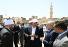 رئيس الوزراء يقوم بجولة تفقدية لأعمال ترميم مسجد المسبح في السيدة عائشة