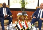 وزير الطيران يتباحث مع وزير النقل والبنية التحتية السوداني لتعزيز التعاون في مجال النقل الجوي