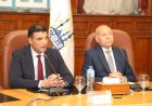 وزير الصناعة ومحافظ القاهرة يقدمان 43 عقد تقنين لمصانع شق الثعبان لتعزيز الصناعة المحلية