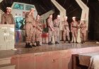 تريفوجا تبرز التأثيرات المدمرة للحروب في عرضها بمسرح قصر ثقافة أحمد بهاء الدين بأسيوط