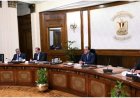 رئيس الوزراء يراقب جهود تأمين الاعتمادات المالية لتوفير الوقود البترولي