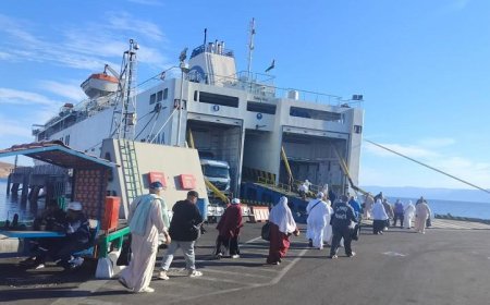 بالصور وصول أولى رحلات عودة حجاج السياحة البرية إلى ميناء العقبة في الأردن