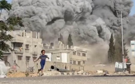 طفل فلسطيني يتعرض لإصابة جراء نيران طائرة مسيّرة إسرائيلية في قلب قطاع غزة