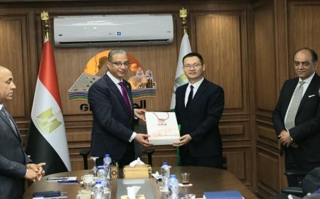 محافظ الجيزة يستقبل وفد منطقة شيوتشو الصينية لتعزيز فرص التعاون الثنائي